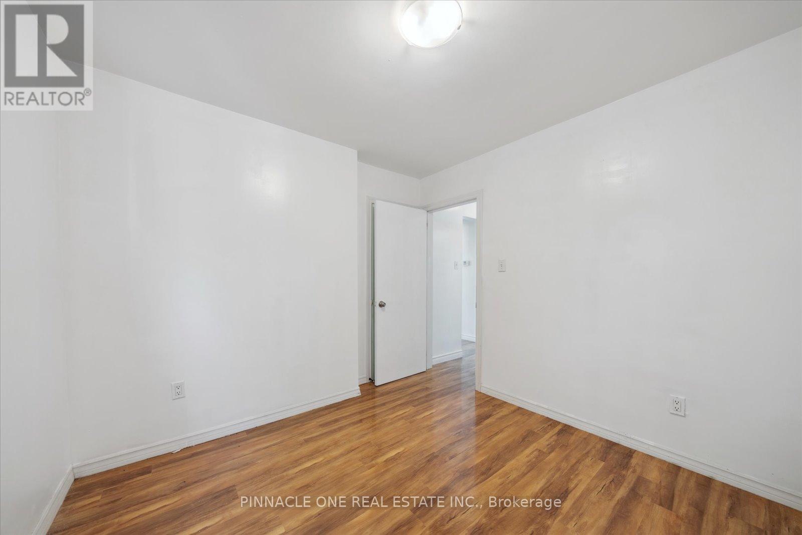 425 Parkhill Road W, Peterborough Central (North), Ontario  K9H 3J2 - Photo 12 - X12217915