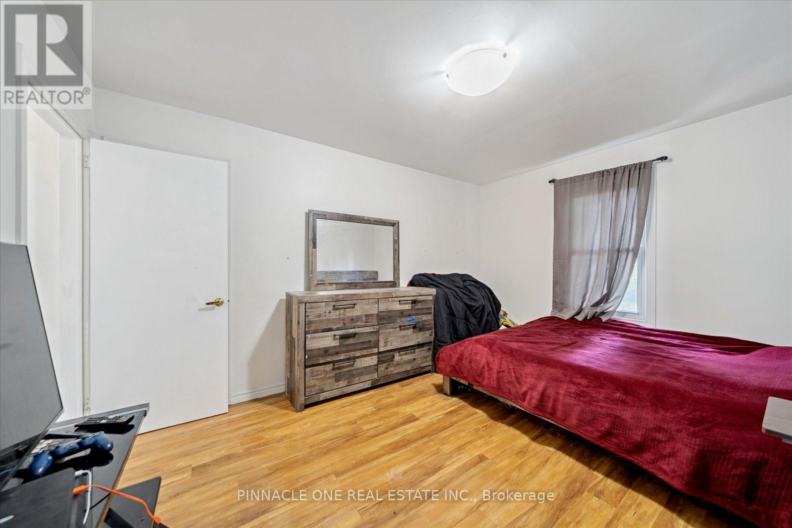 425 Parkhill Road W, Peterborough Central (North), Ontario  K9H 3J2 - Photo 15 - X12217915
