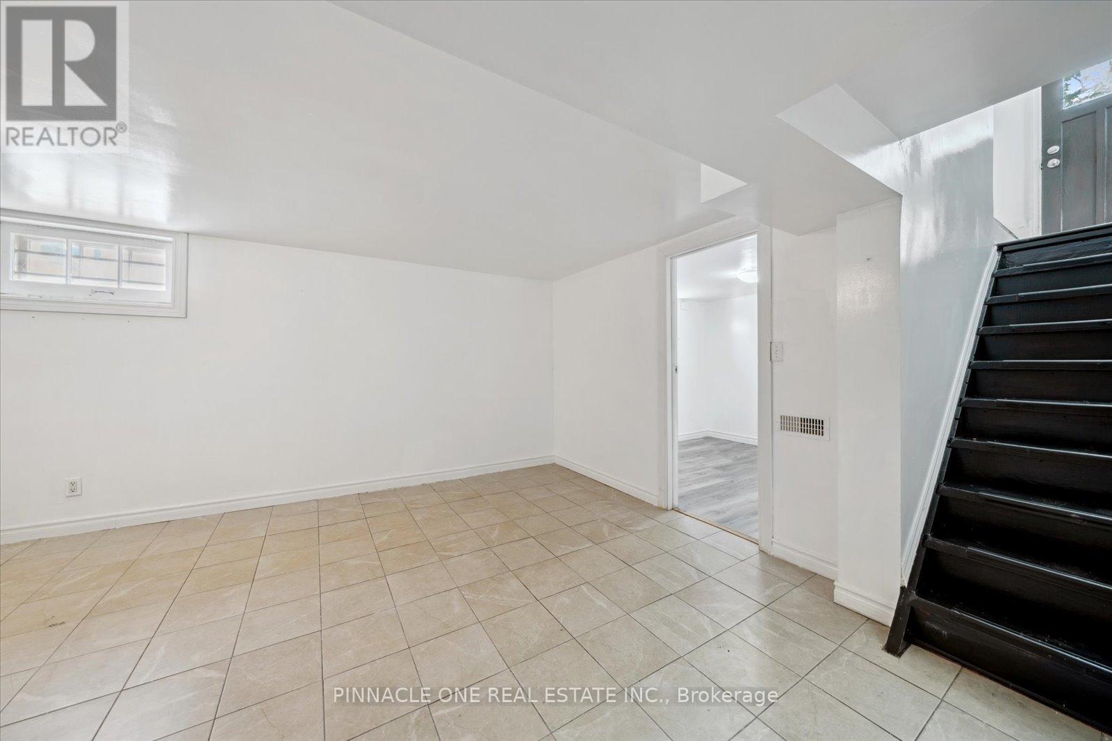 425 Parkhill Road W, Peterborough Central (North), Ontario  K9H 3J2 - Photo 16 - X12217915