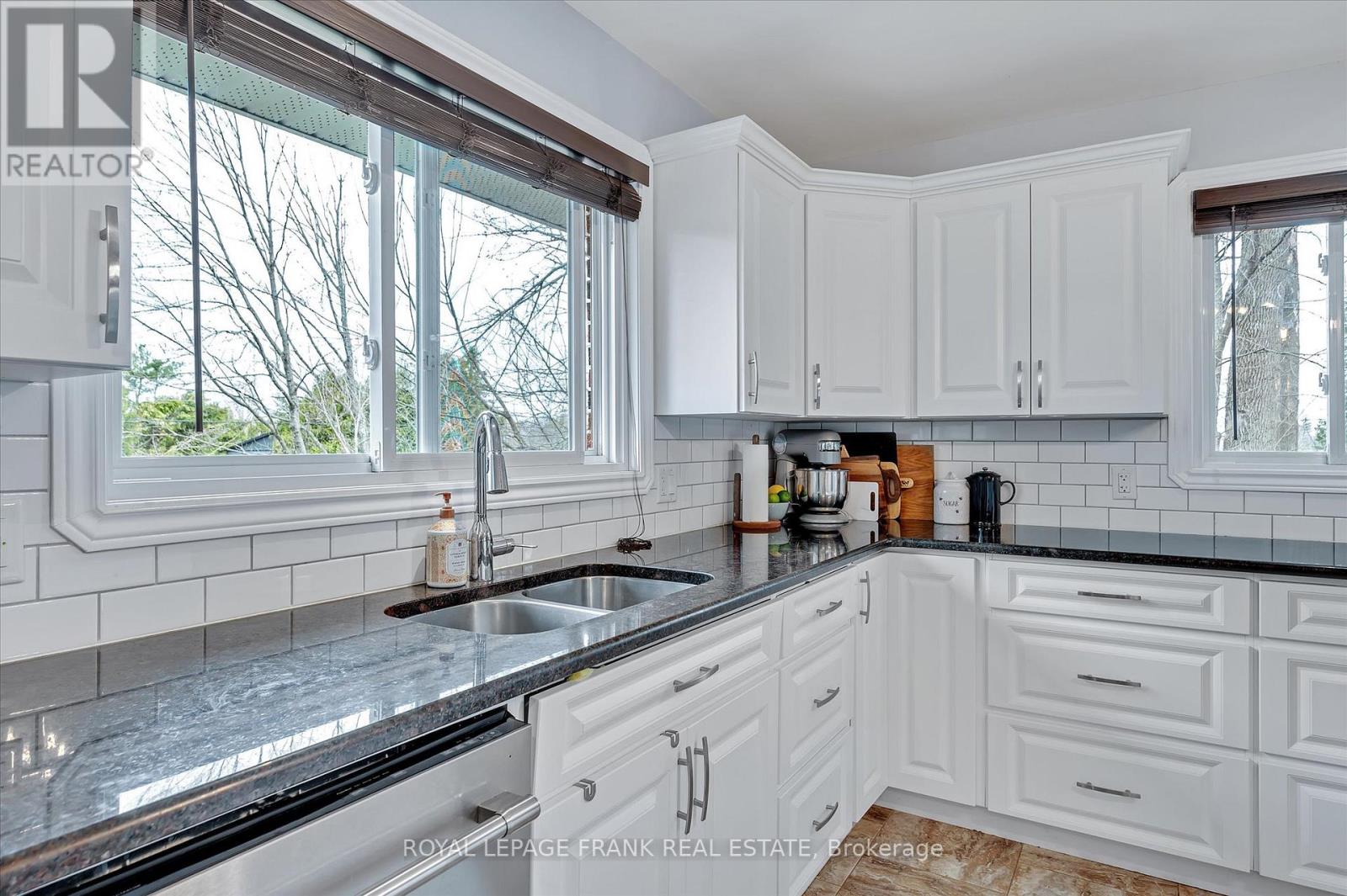 878 Payne Line Road, Douro-Dummer, Ontario  K0L 3A0 - Photo 14 - X12218372