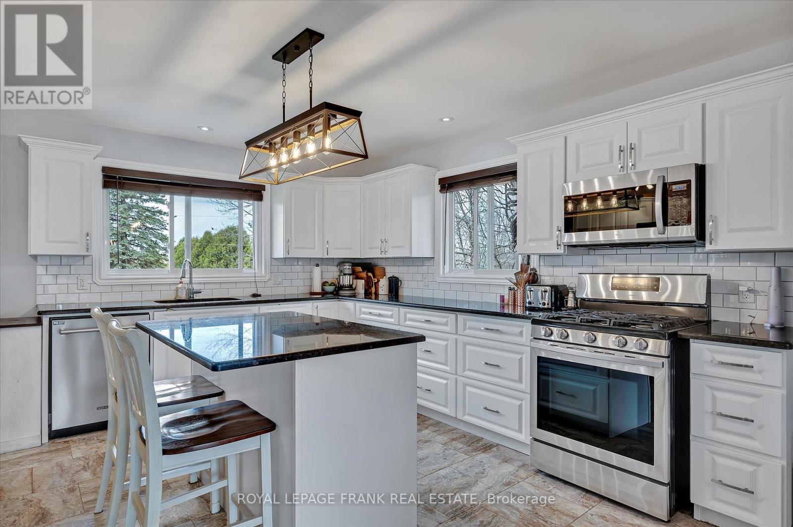 878 Payne Line Road, Douro-Dummer, Ontario  K0L 3A0 - Photo 8 - X12218372