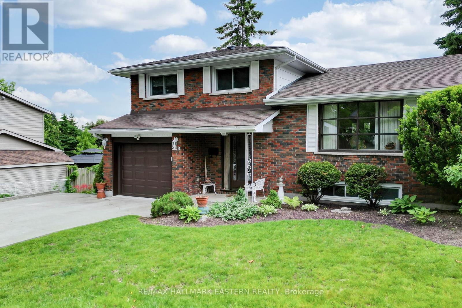 509 Montcalm Drive, Peterborough North (Central), Ontario  K9H 6S9 - Photo 4 - X12218421