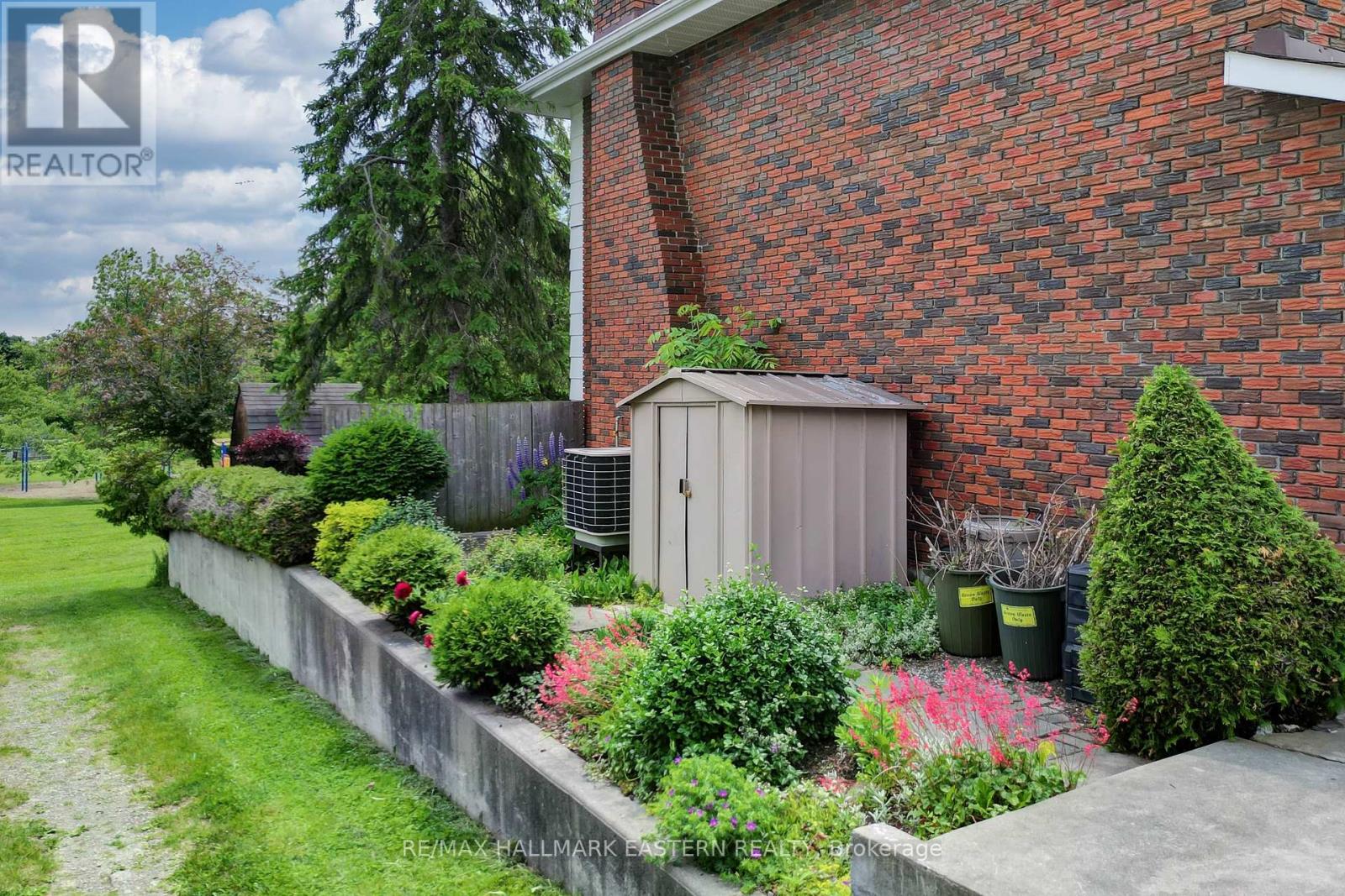 509 Montcalm Drive, Peterborough North (Central), Ontario  K9H 6S9 - Photo 6 - X12218421