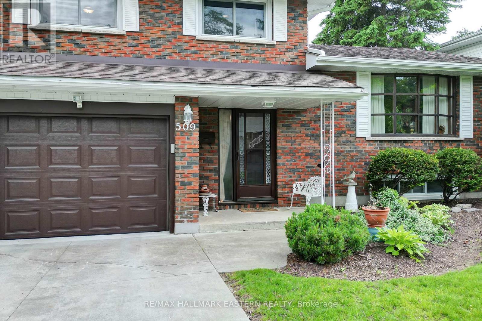 509 Montcalm Drive, Peterborough North (Central), Ontario  K9H 6S9 - Photo 7 - X12218421