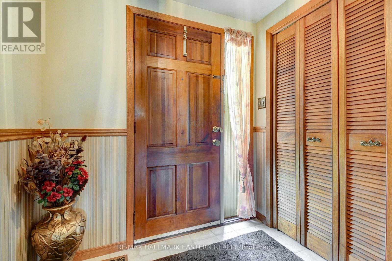 509 Montcalm Drive, Peterborough North (Central), Ontario  K9H 6S9 - Photo 8 - X12218421