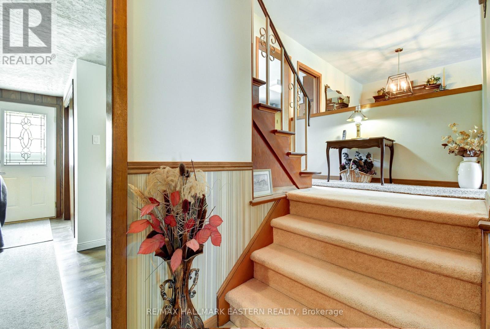 509 Montcalm Drive, Peterborough North (Central), Ontario  K9H 6S9 - Photo 9 - X12218421