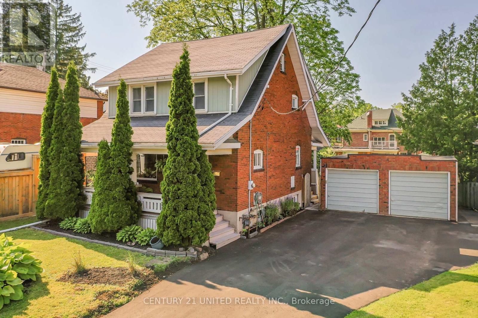 624 Charlotte Street, Peterborough Central (Old West End), Ontario  K9J 2W8 - Photo 1 - X12218495
