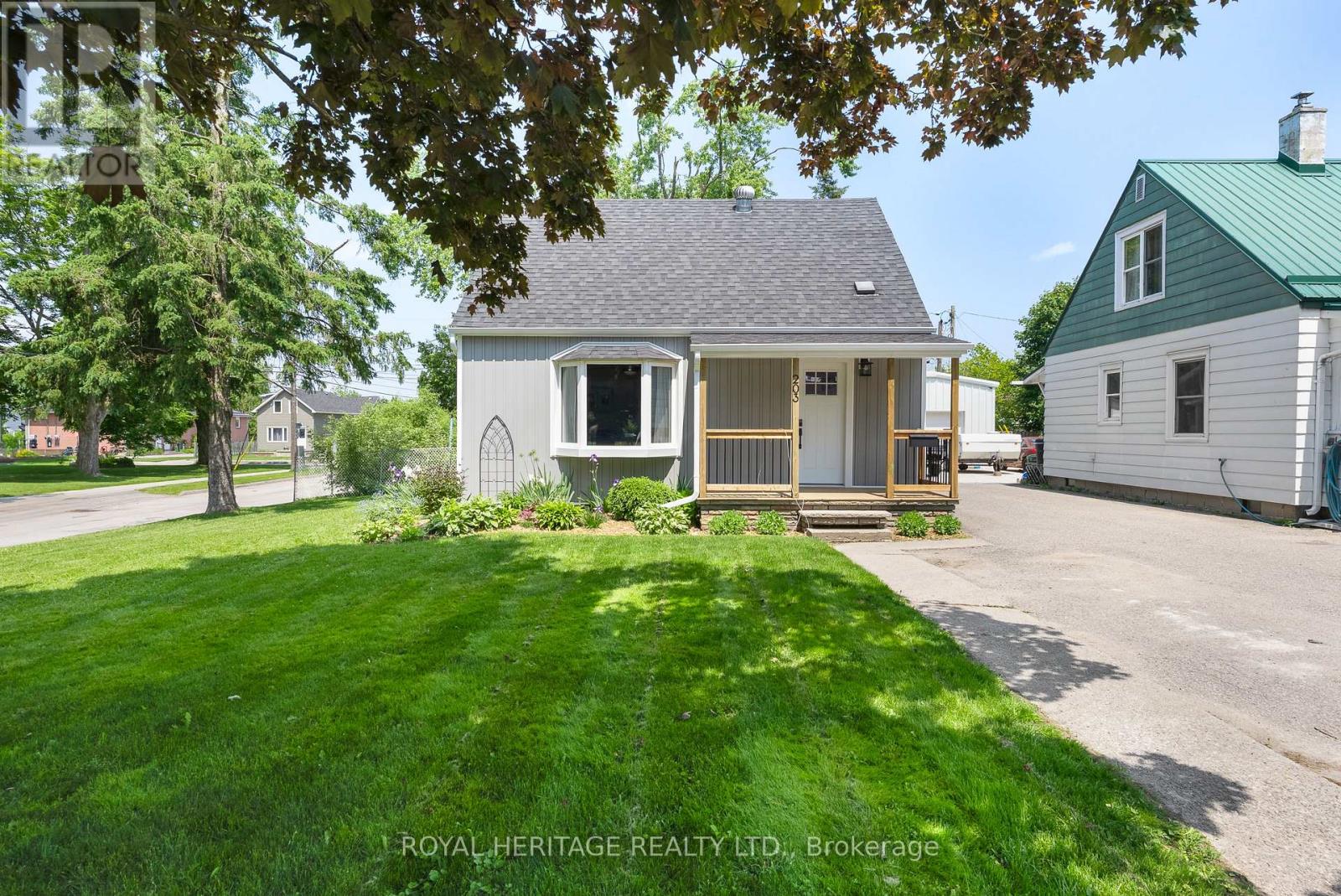 203 Princess Elizabeth Crescent, Kawartha Lakes (Lindsay), Ontario  K9V 1P2 - Photo 1 - X12218549