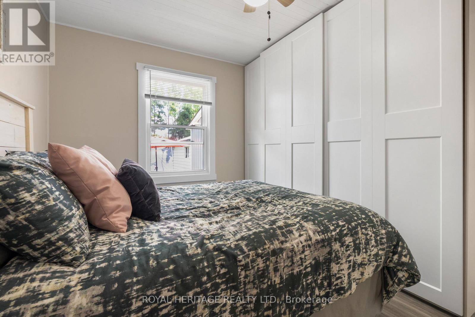 203 Princess Elizabeth Crescent, Kawartha Lakes (Lindsay), Ontario  K9V 1P2 - Photo 17 - X12218549