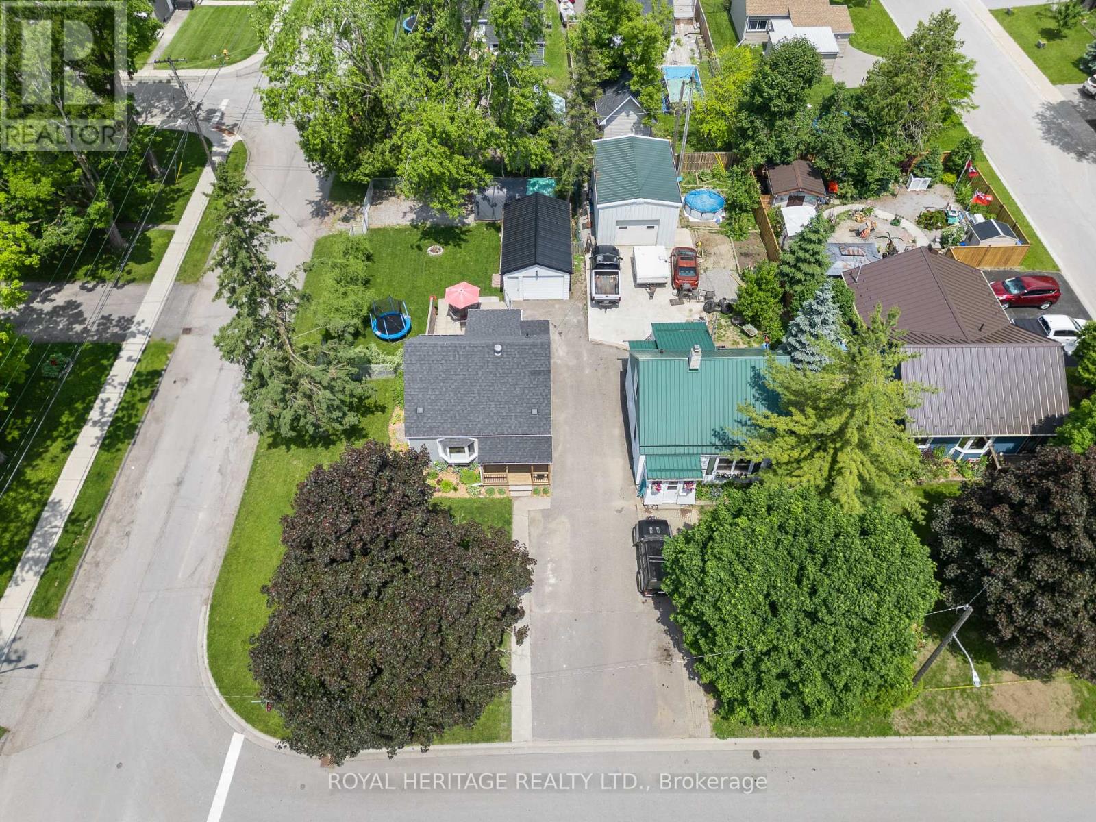 203 Princess Elizabeth Crescent, Kawartha Lakes (Lindsay), Ontario  K9V 1P2 - Photo 6 - X12218549