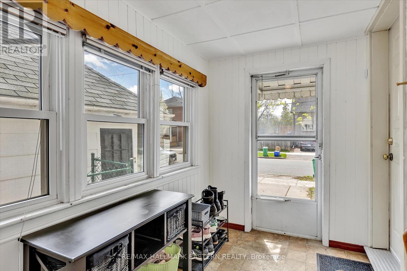 706 Monaghan Road, Peterborough South (West), Ontario  K9J 5J8 - Photo 27 - X12218599
