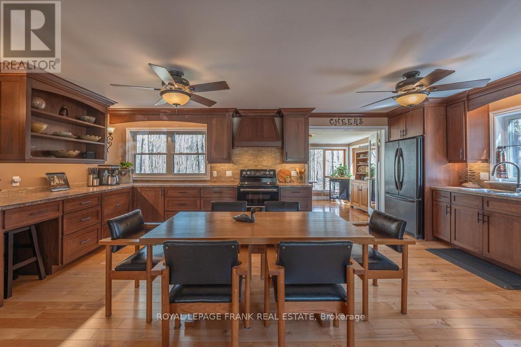 132 Sugarbush Crescent, Trent Lakes, Ontario  K0L 1J0 - Photo 10 - X12218669