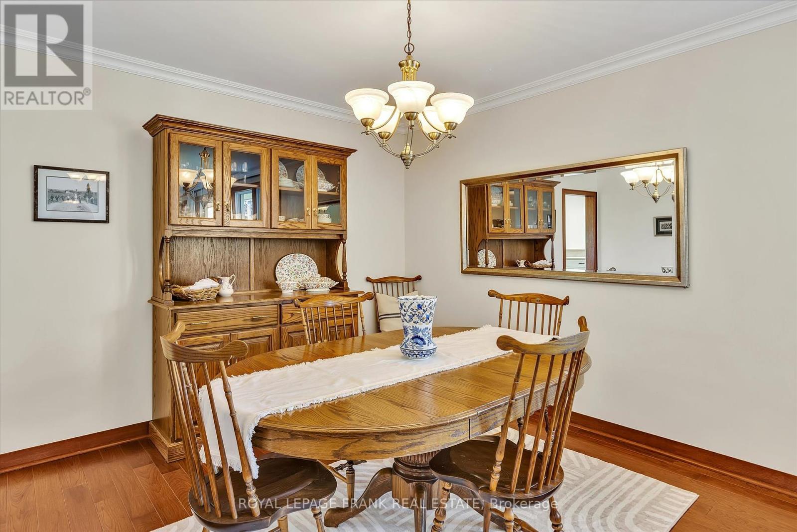 455 Manorhill Avenue, Peterborough Central (Old West End), Ontario  K9J 6H7 - Photo 11 - X12218902