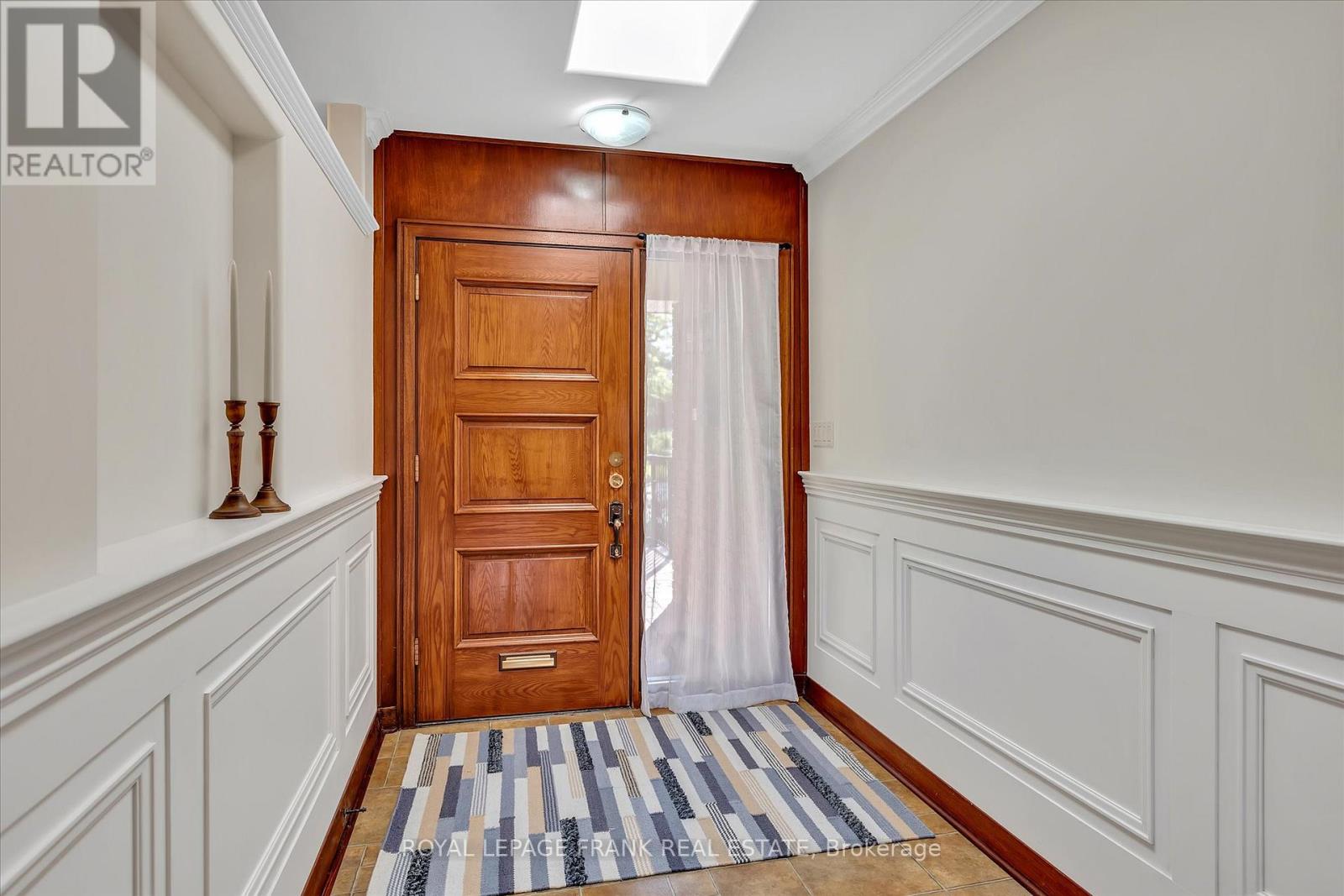 455 Manorhill Avenue, Peterborough Central (Old West End), Ontario  K9J 6H7 - Photo 5 - X12218902