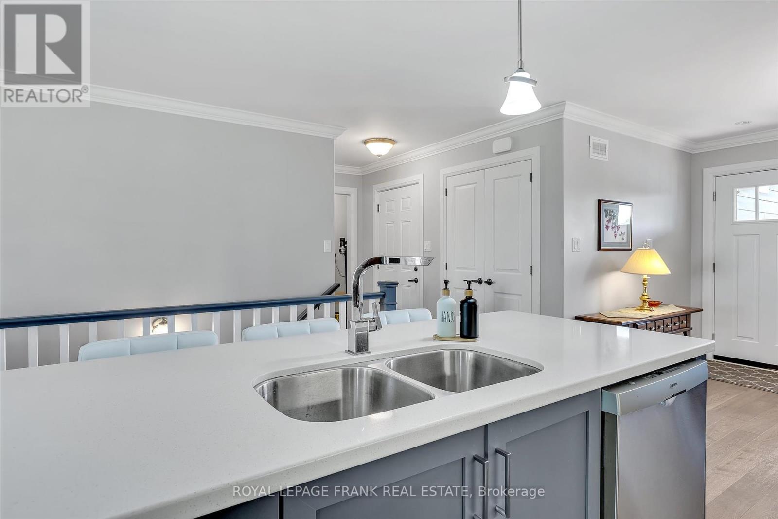 9 Irons Avenue, Selwyn, Ontario  K0L 2H0 - Photo 13 - X12219032