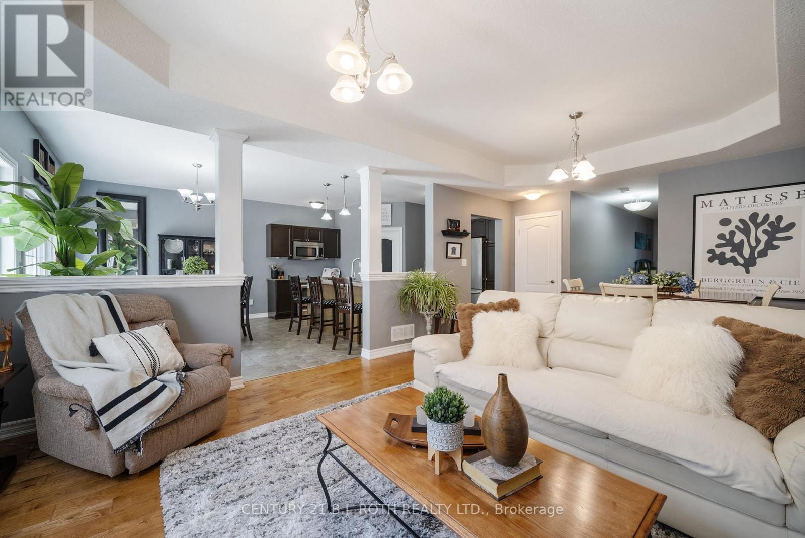 98 Laurent Boulevard, Kawartha Lakes (Lindsay), Ontario  K9V 0G8 - Photo 10 - X12218944