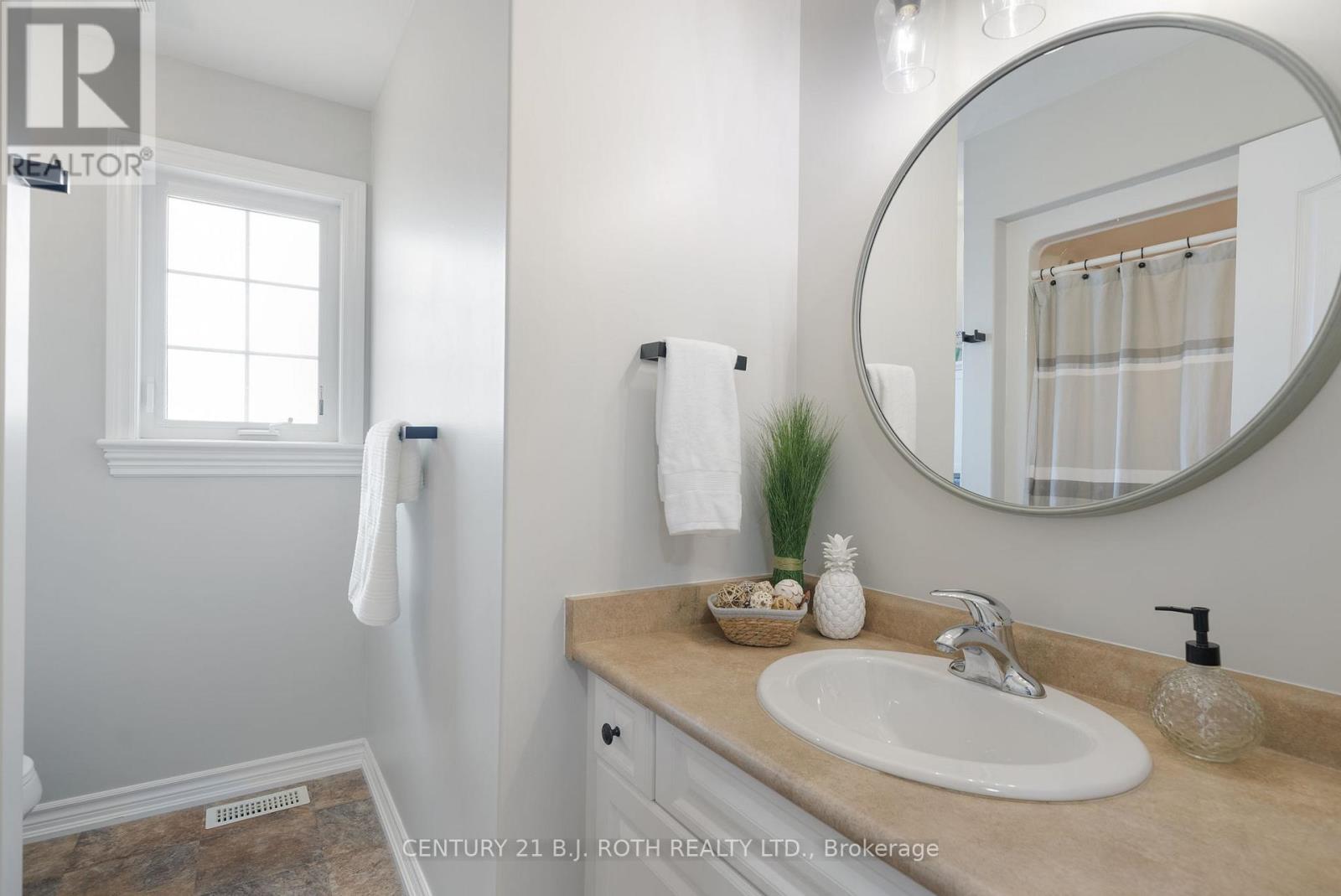 98 Laurent Boulevard, Kawartha Lakes (Lindsay), Ontario  K9V 0G8 - Photo 22 - X12218944