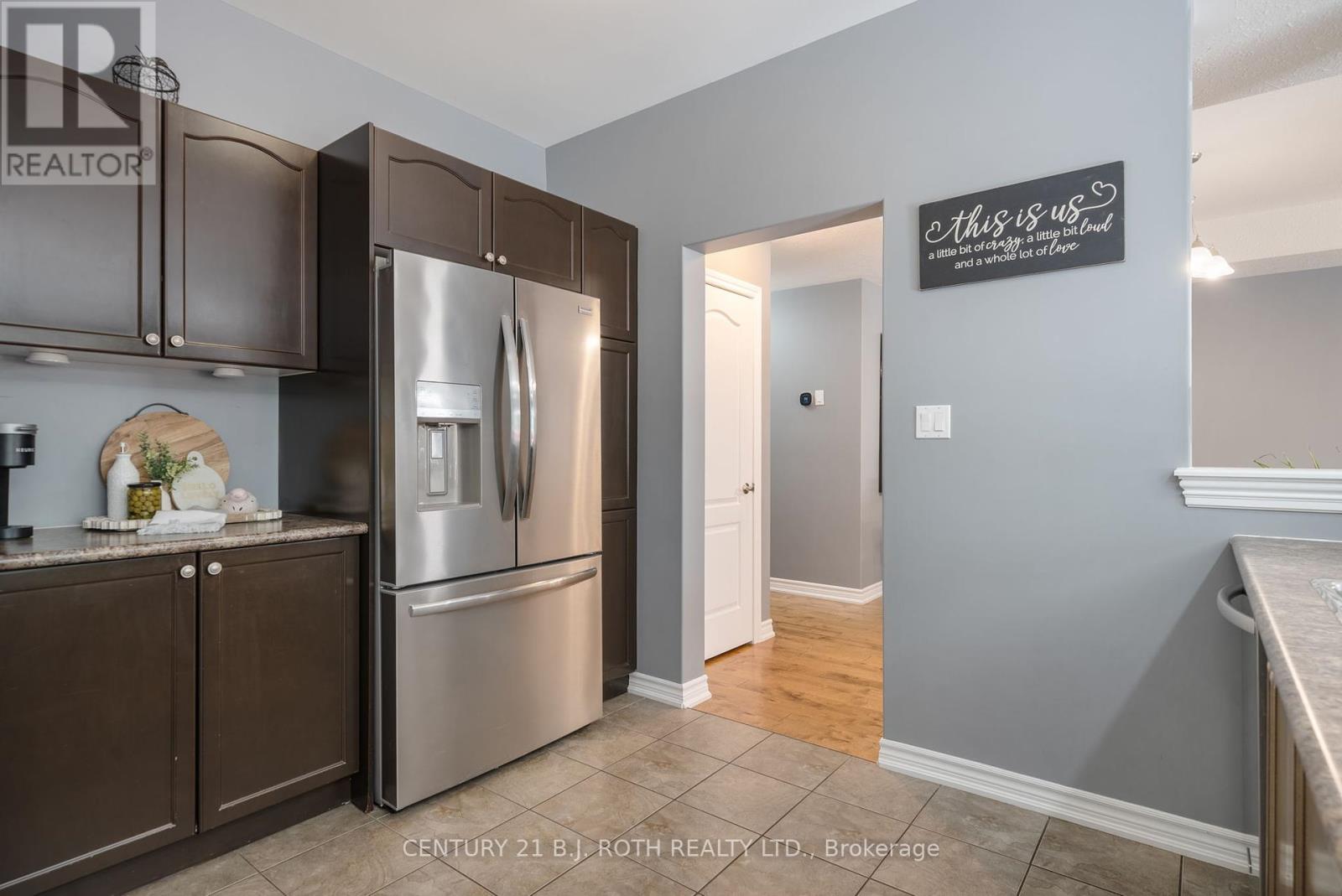 98 Laurent Boulevard, Kawartha Lakes (Lindsay), Ontario  K9V 0G8 - Photo 7 - X12218944