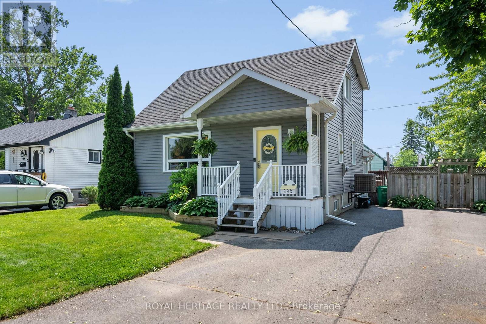 693 Hawley Street, Peterborough South (West), Ontario  K9J 4C7 - Photo 1 - X12219045
