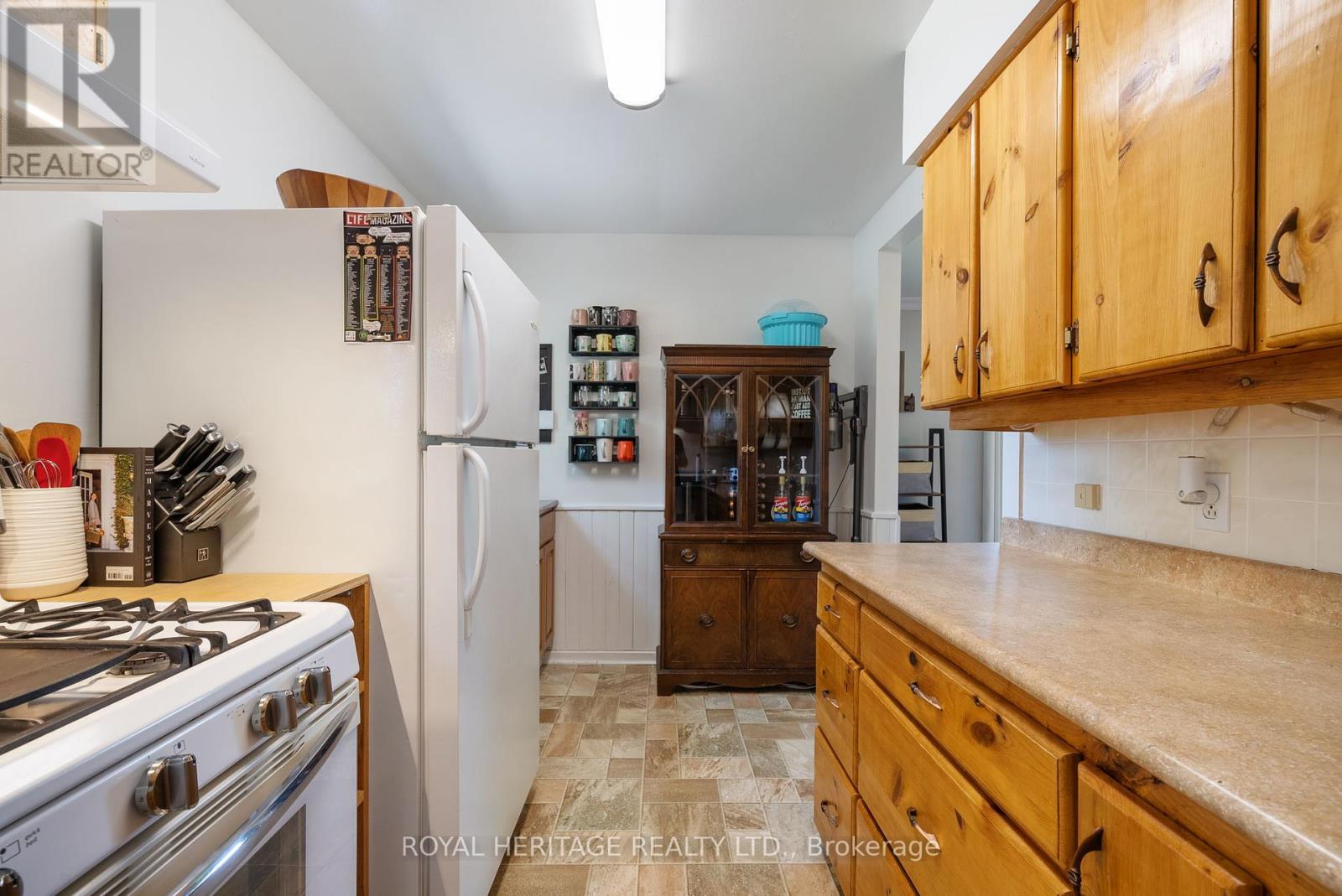 693 Hawley Street, Peterborough South (West), Ontario  K9J 4C7 - Photo 15 - X12219045