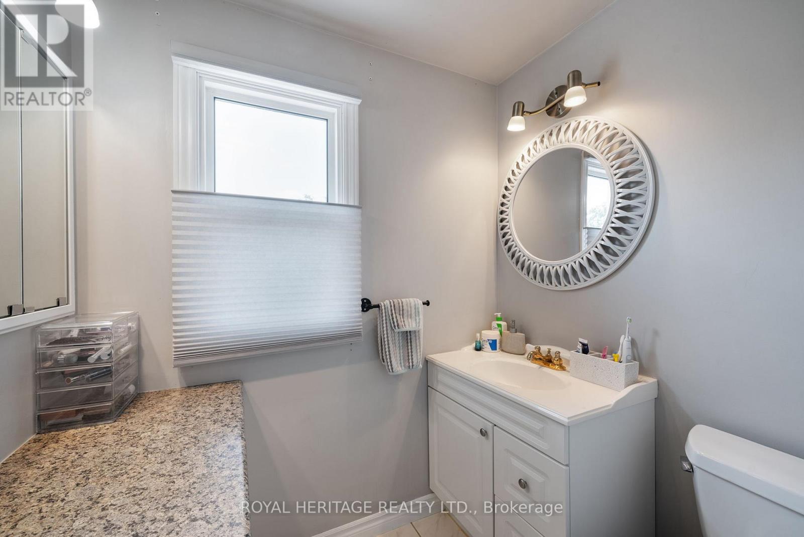 693 Hawley Street, Peterborough South (West), Ontario  K9J 4C7 - Photo 27 - X12219045