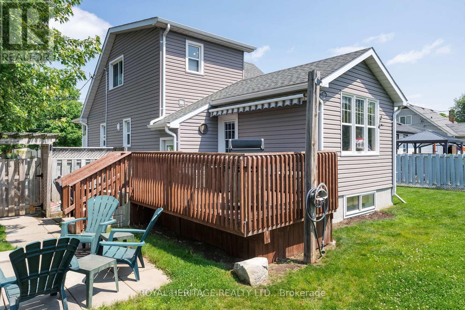 693 Hawley Street, Peterborough South (West), Ontario  K9J 4C7 - Photo 40 - X12219045