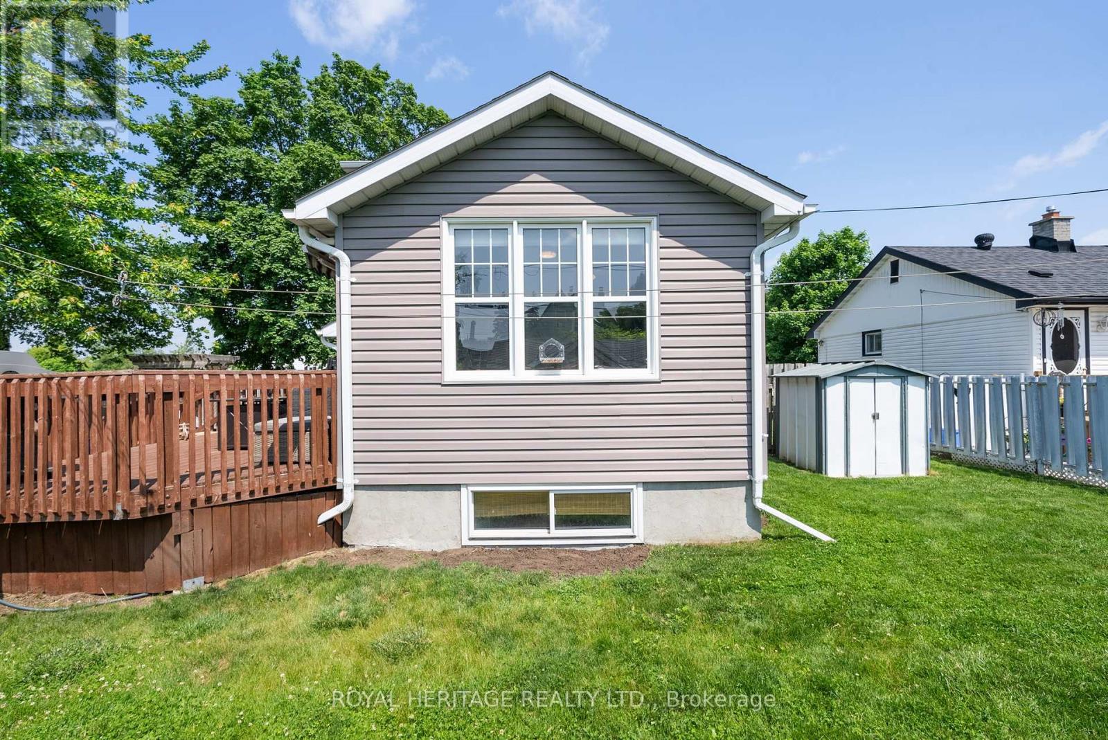 693 Hawley Street, Peterborough South (West), Ontario  K9J 4C7 - Photo 41 - X12219045
