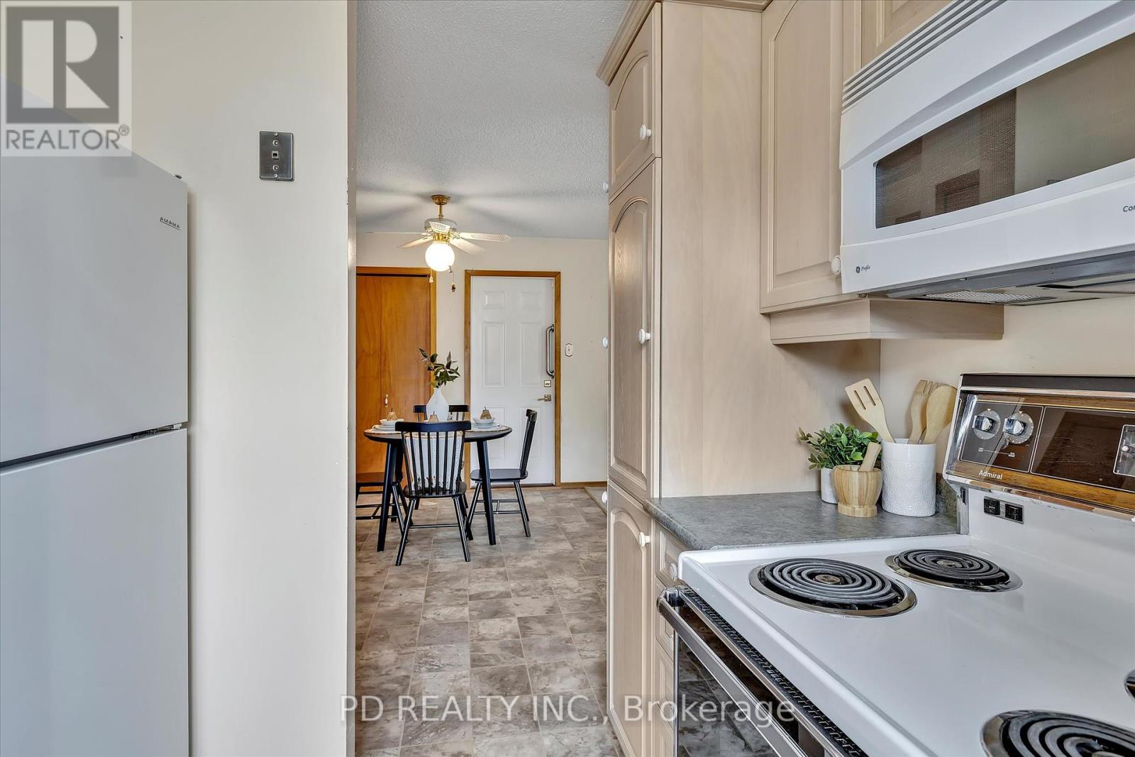 195 Mary Street W, Kawartha Lakes (Lindsay), Ontario  K9V 5N2 - Photo 19 - X12219407