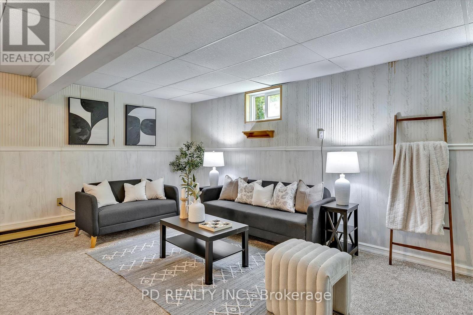 195 Mary Street W, Kawartha Lakes (Lindsay), Ontario  K9V 5N2 - Photo 32 - X12219407