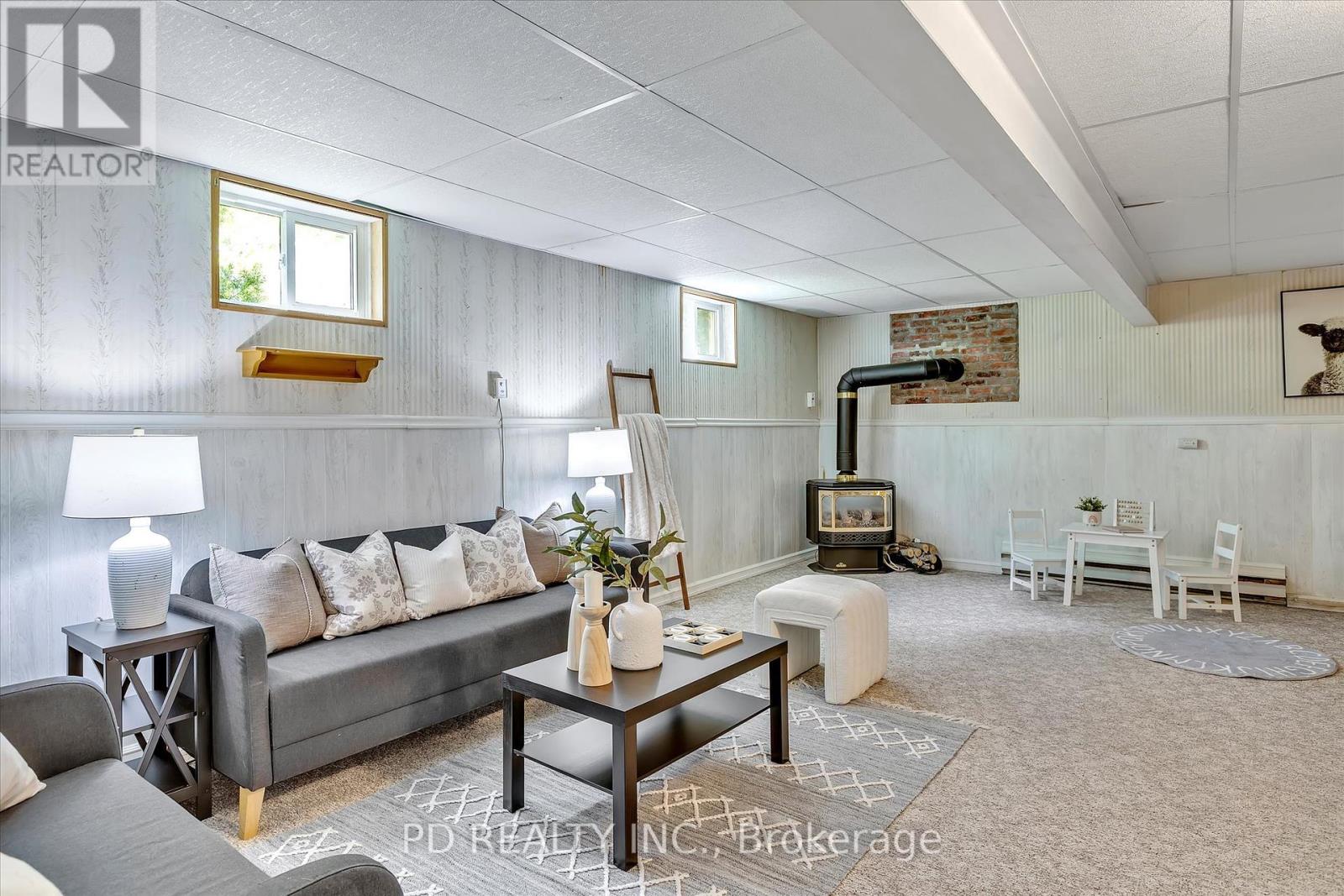 195 Mary Street W, Kawartha Lakes (Lindsay), Ontario  K9V 5N2 - Photo 33 - X12219407