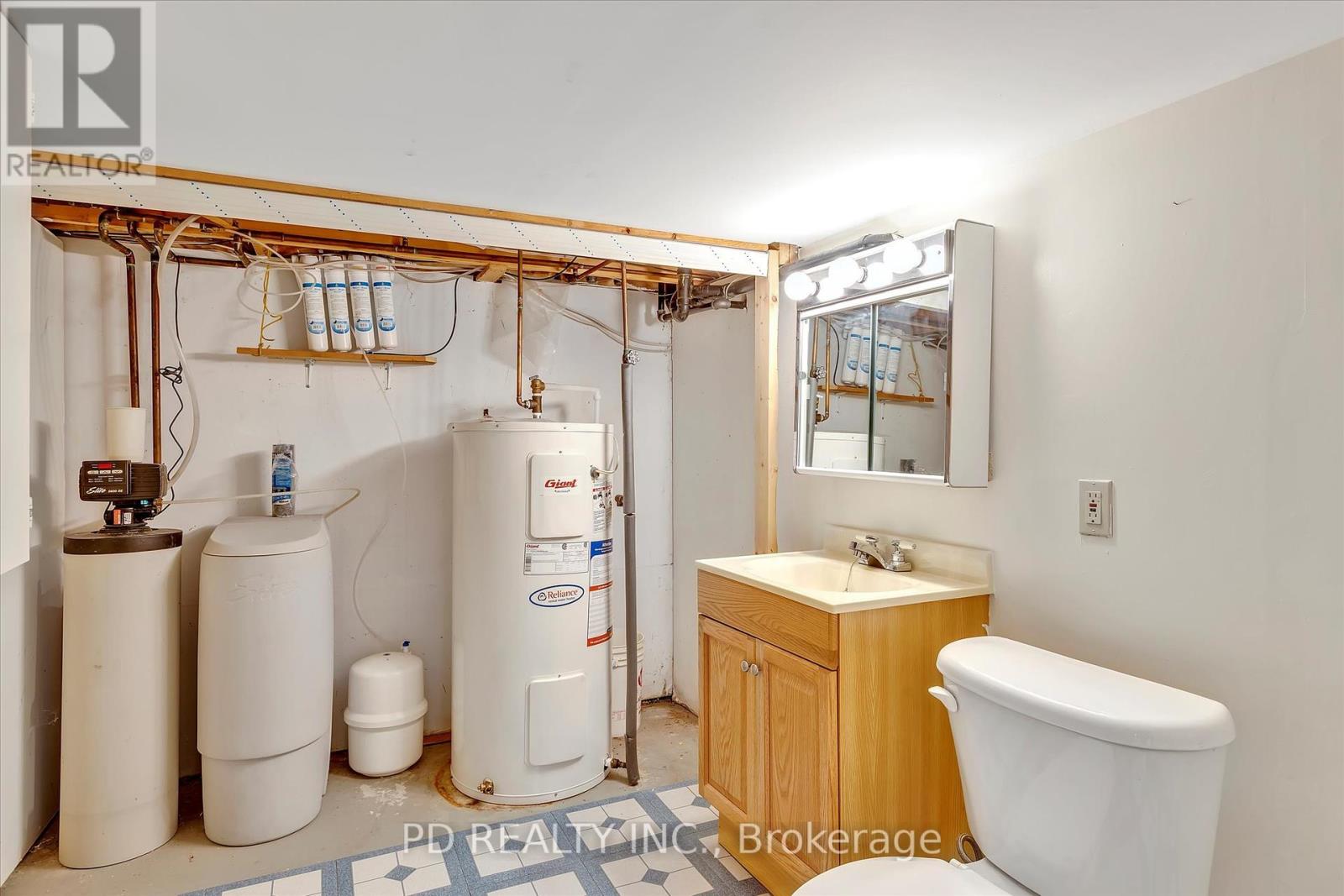 195 Mary Street W, Kawartha Lakes (Lindsay), Ontario  K9V 5N2 - Photo 38 - X12219407