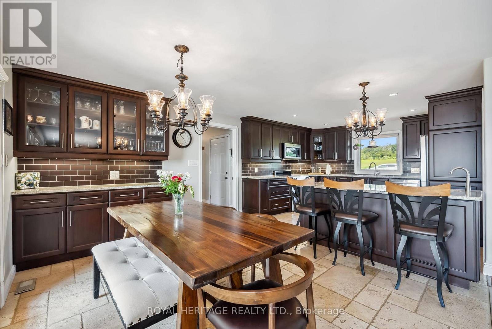 747 Alexander Drive, Selwyn, Ontario  K0L 1T0 - Photo 11 - X12219443