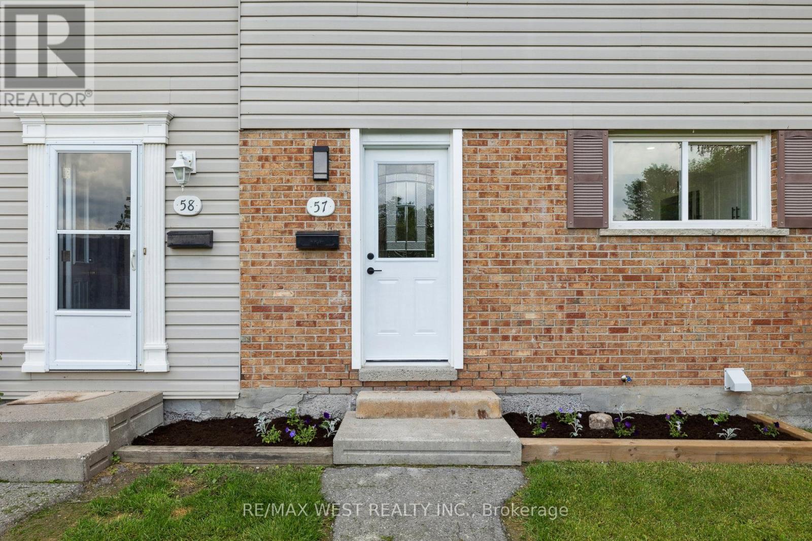 57 - 996 Sydenham Road, Peterborough South (East), Ontario  K9J 7V7 - Photo 4 - X12219221