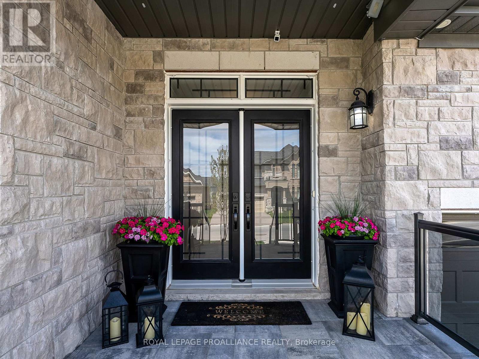 137 Highlands Boulevard, Cavan Monaghan (Cavan Twp), Ontario  L0A 1G0 - Photo 4 - X12219529