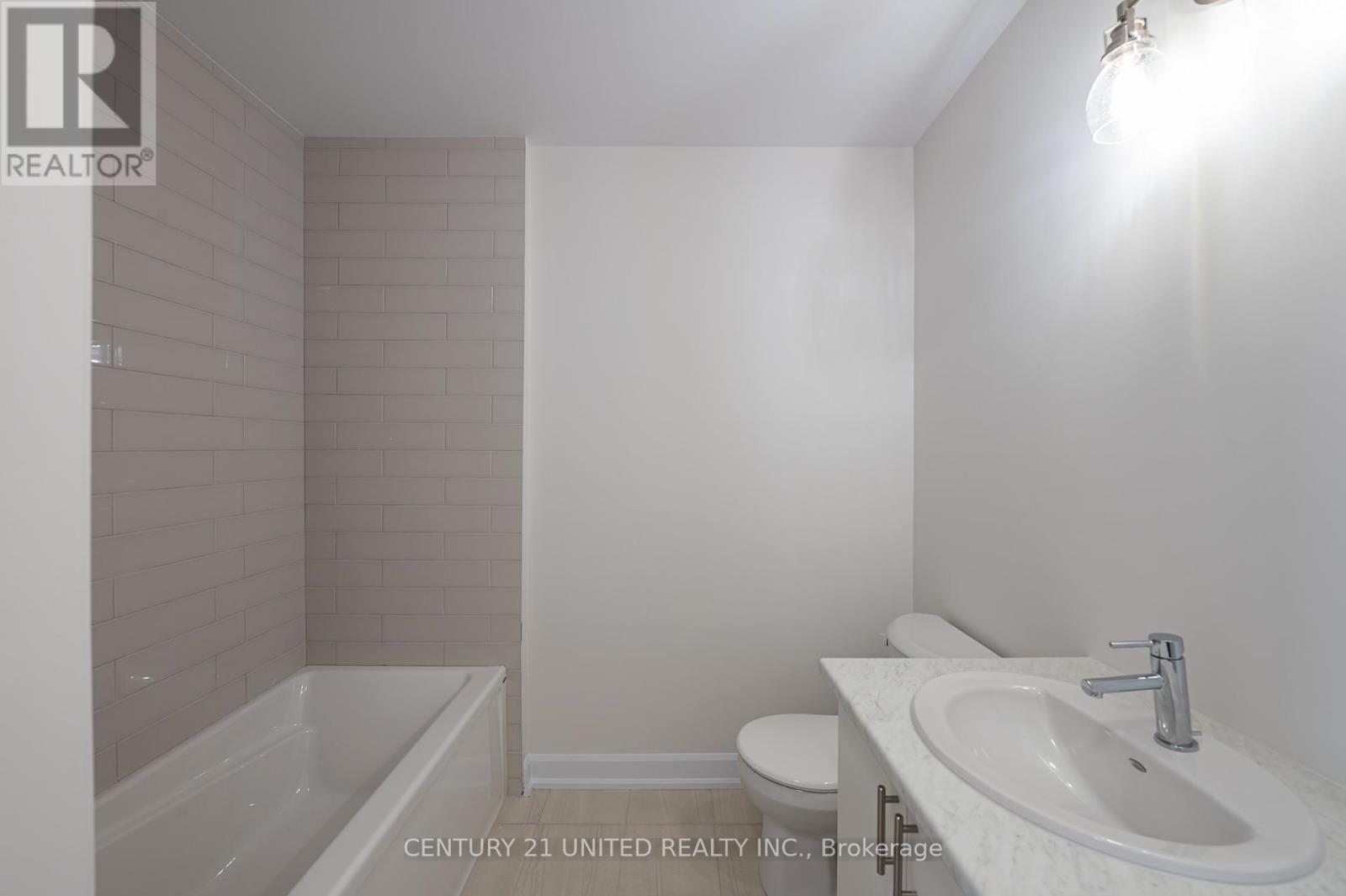 307 Mullighan Gardens, Peterborough North (North), Ontario  K9K 0H2 - Photo 10 - X12219703