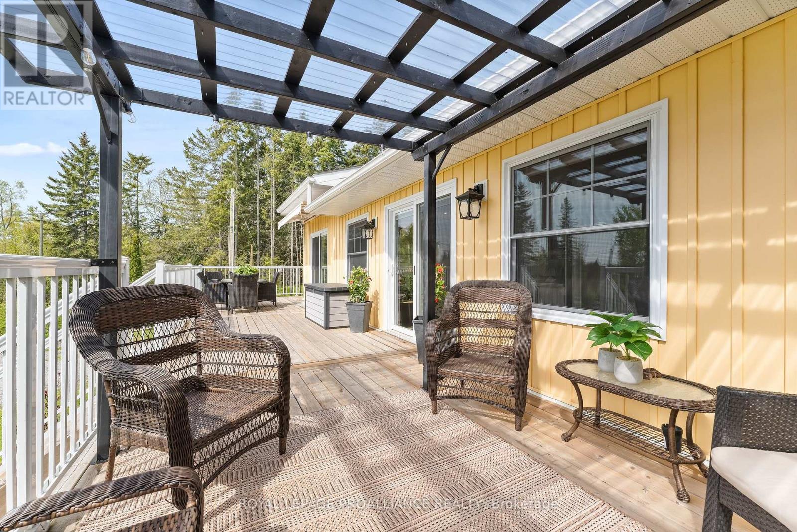 686 North Shore Drive E, Otonabee-South Monaghan, Ontario  K0L 1B0 - Photo 6 - X12219860