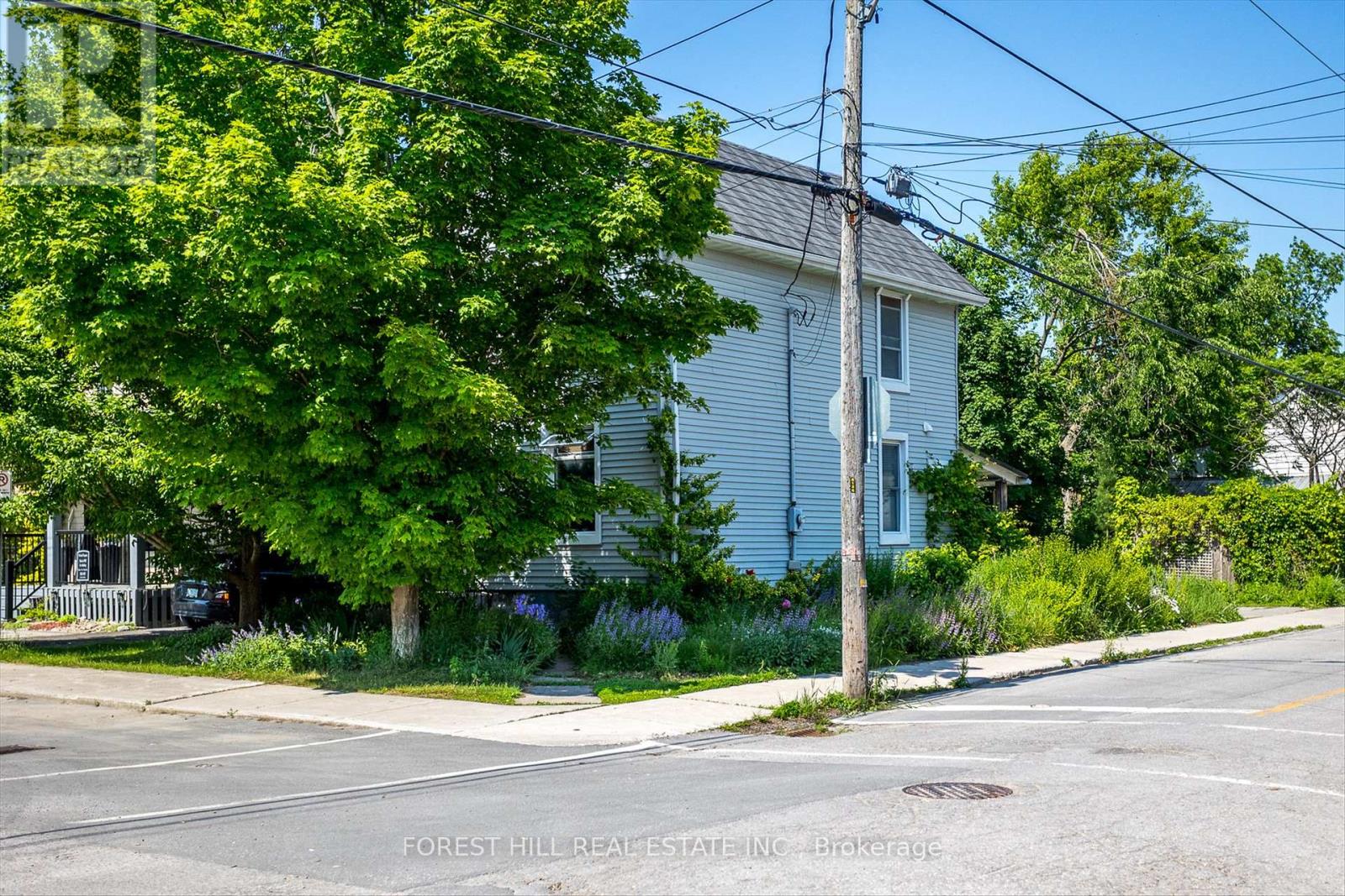 466 Cambridge Street, Peterborough Central (North), Ontario  K9H 4T3 - Photo 1 - X12219895