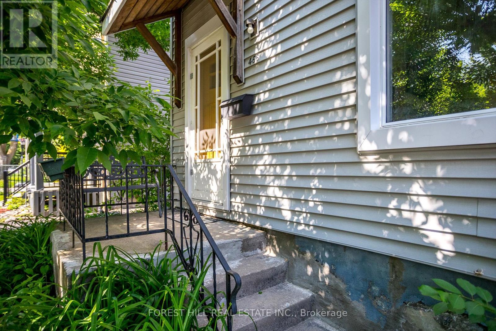 466 Cambridge Street, Peterborough Central (North), Ontario  K9H 4T3 - Photo 4 - X12219895