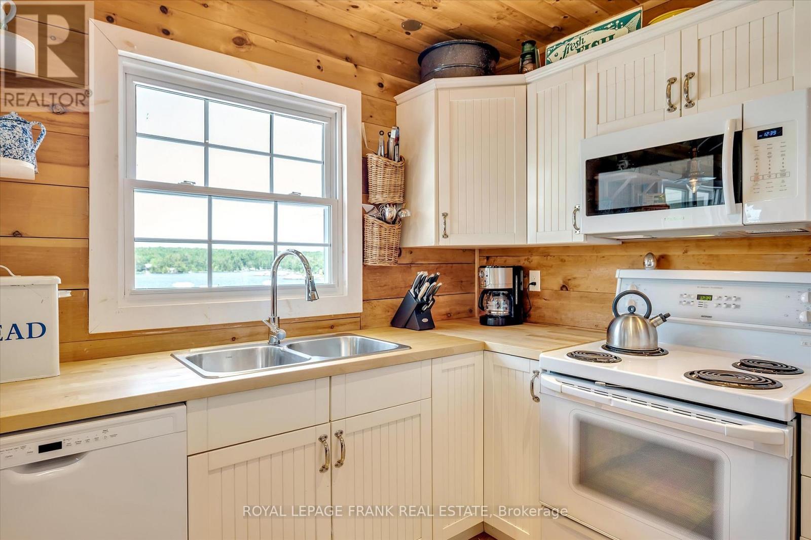112 Big Island, Selwyn, Ontario  K0L 2H0 - Photo 13 - X12220960