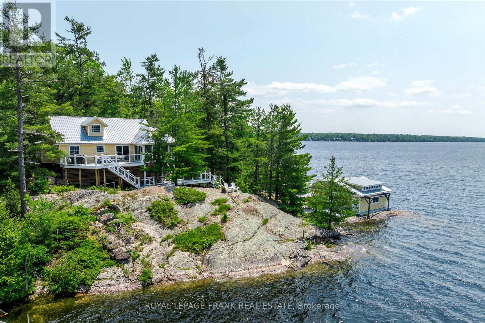 112 Big Island, Selwyn, Ontario  K0L 2H0 - Photo 23 - X12220960