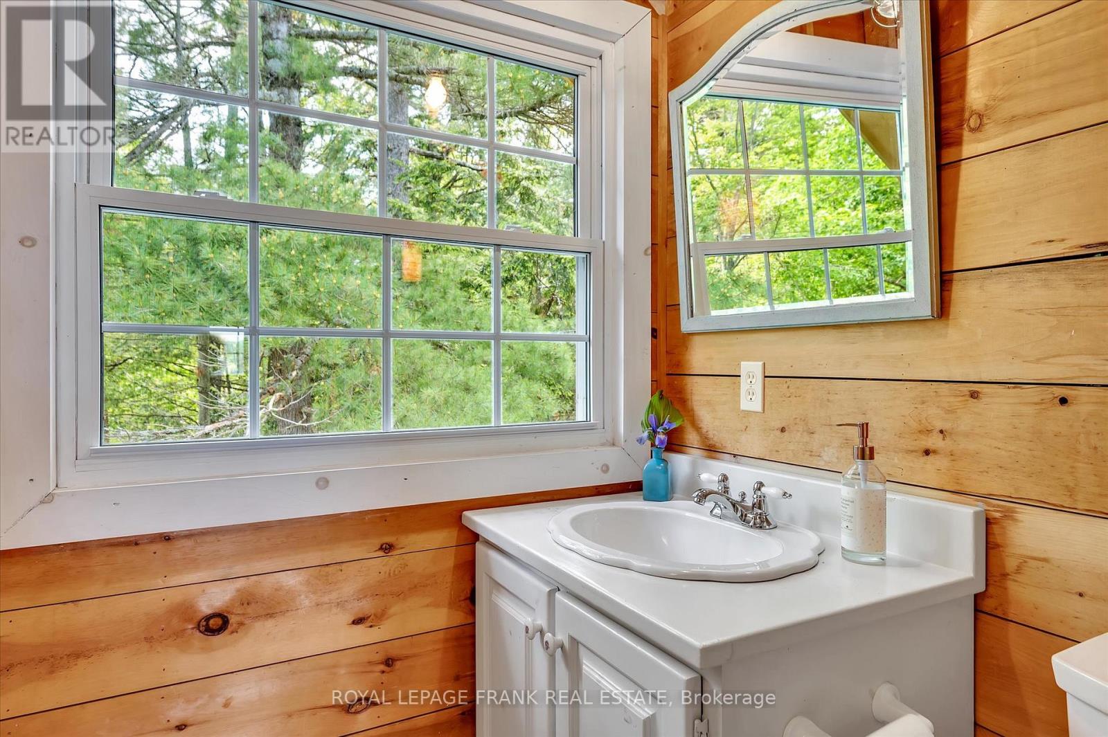 112 Big Island, Selwyn, Ontario  K0L 2H0 - Photo 32 - X12220960