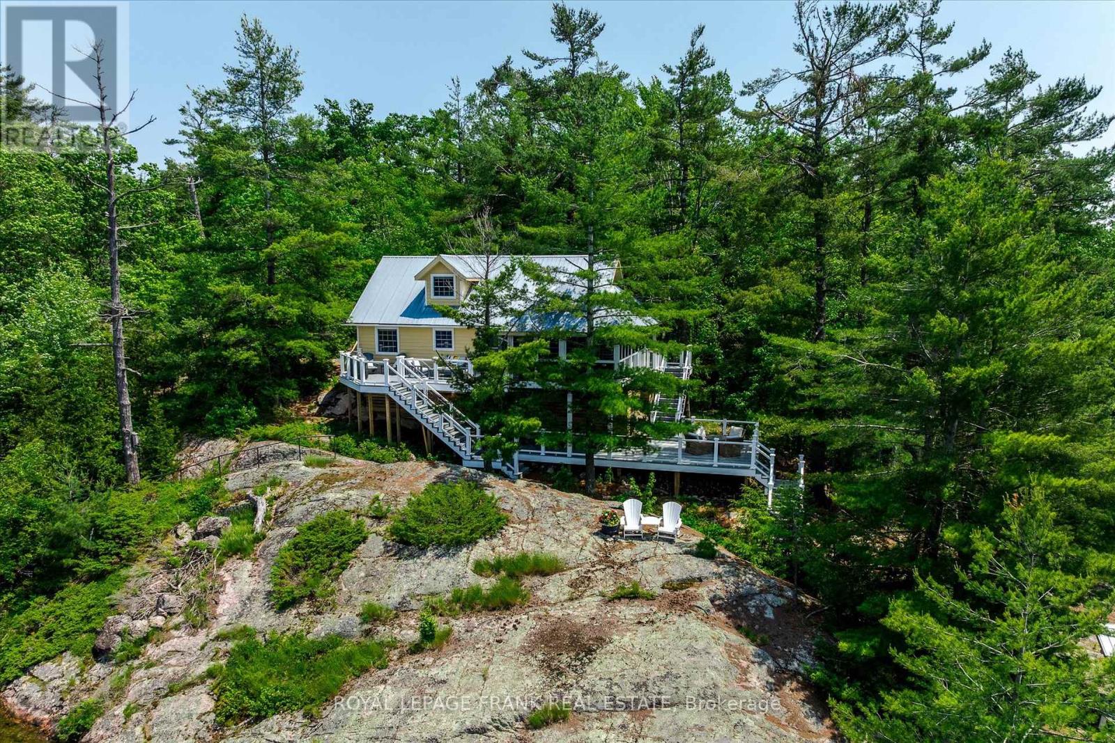 112 Big Island, Selwyn, Ontario  K0L 2H0 - Photo 6 - X12220960