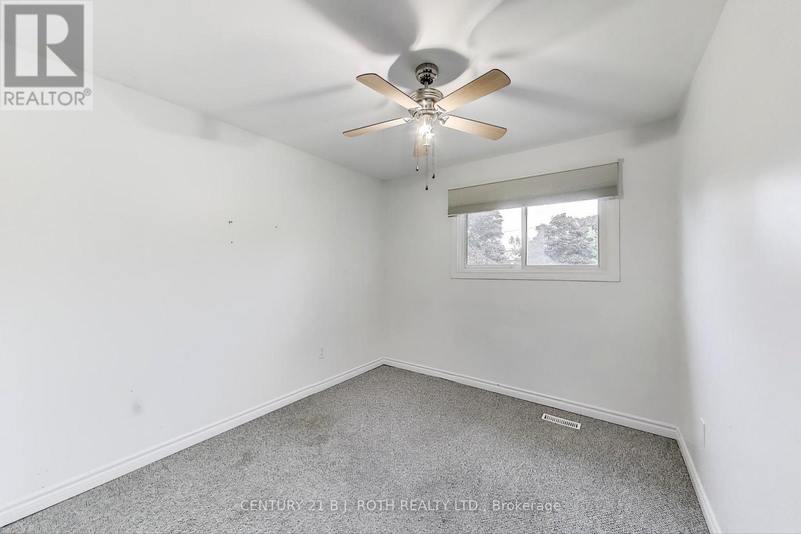 50 Applewood Crescent, Kawartha Lakes (Lindsay), Ontario  K9V 4X6 - Photo 14 - X12220962