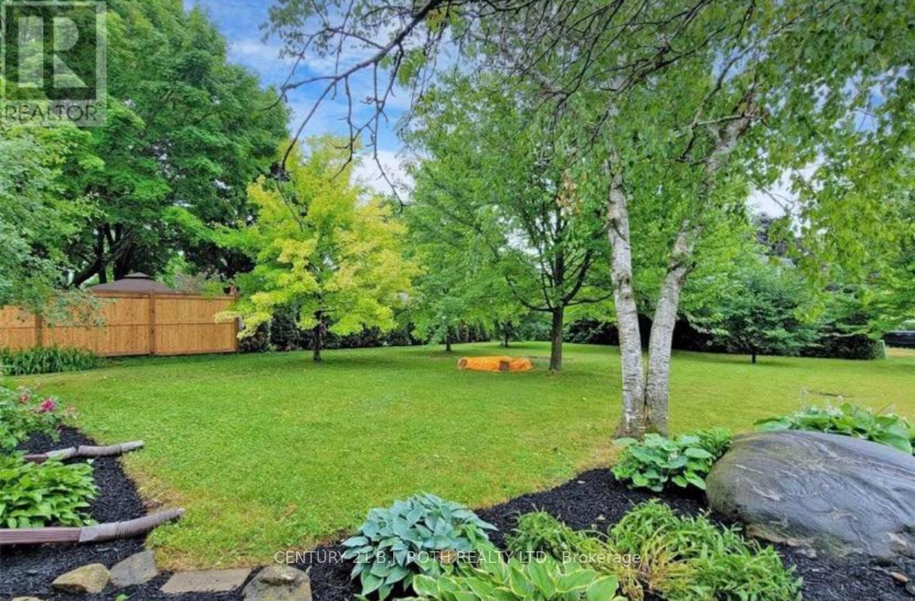 50 Applewood Crescent, Kawartha Lakes (Lindsay), Ontario  K9V 4X6 - Photo 33 - X12220962