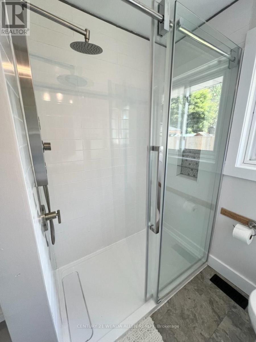 1015 Oriole Drive, Peterborough North (Central), Ontario  K9H 6K8 - Photo 17 - X12221073