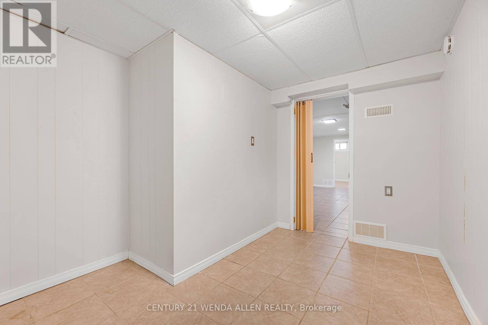 1015 Oriole Drive, Peterborough North (Central), Ontario  K9H 6K8 - Photo 22 - X12221073