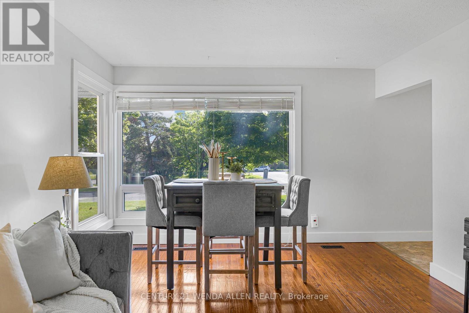 1015 Oriole Drive, Peterborough North (Central), Ontario  K9H 6K8 - Photo 4 - X12221073