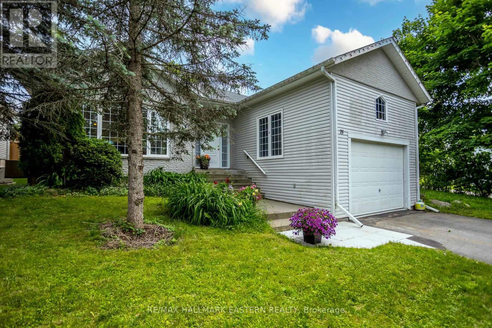 75 Oxford Street, Selwyn, Ontario  K0L 2H0 - Photo 1 - X12221294