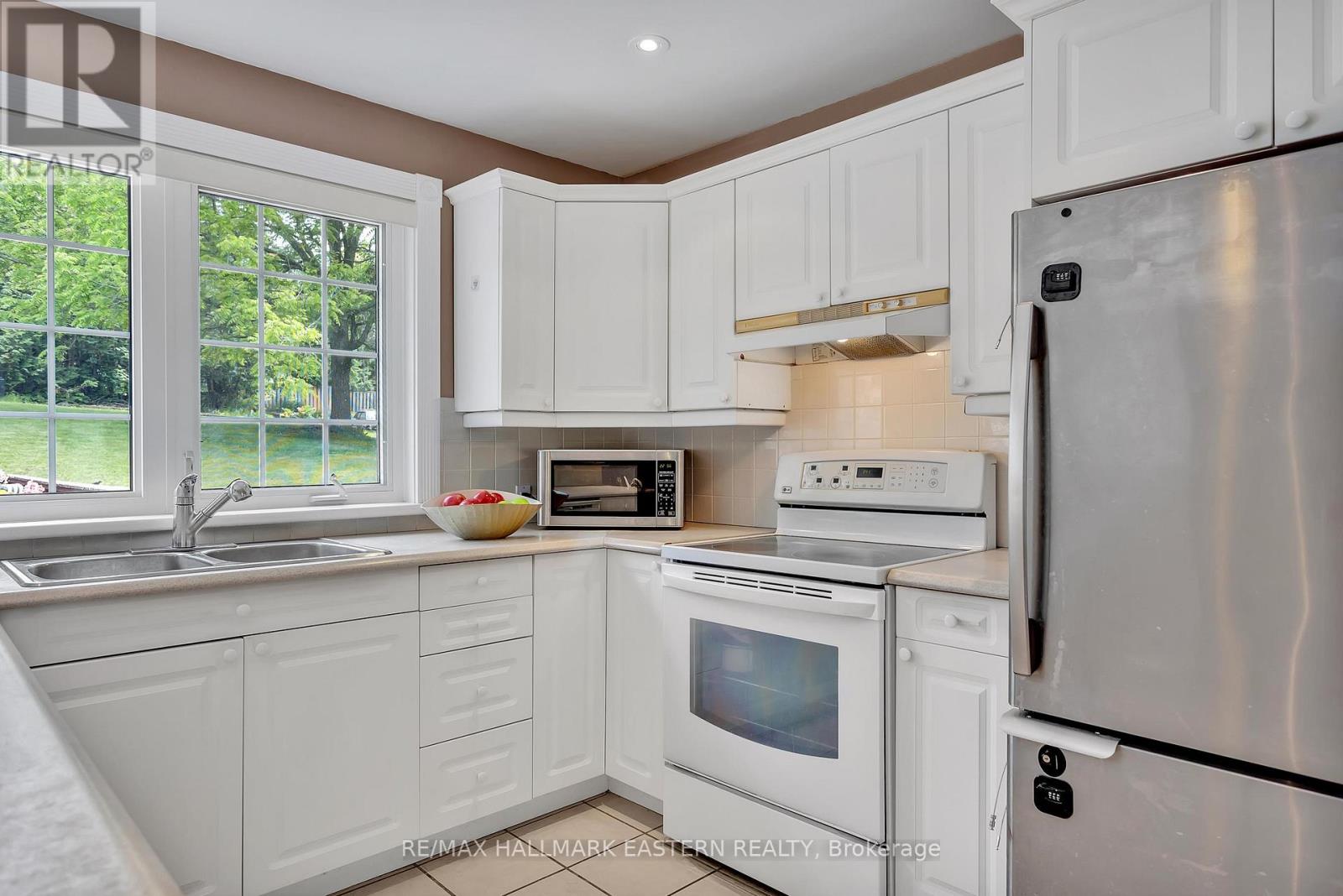 75 Oxford Street, Selwyn, Ontario  K0L 2H0 - Photo 11 - X12221294
