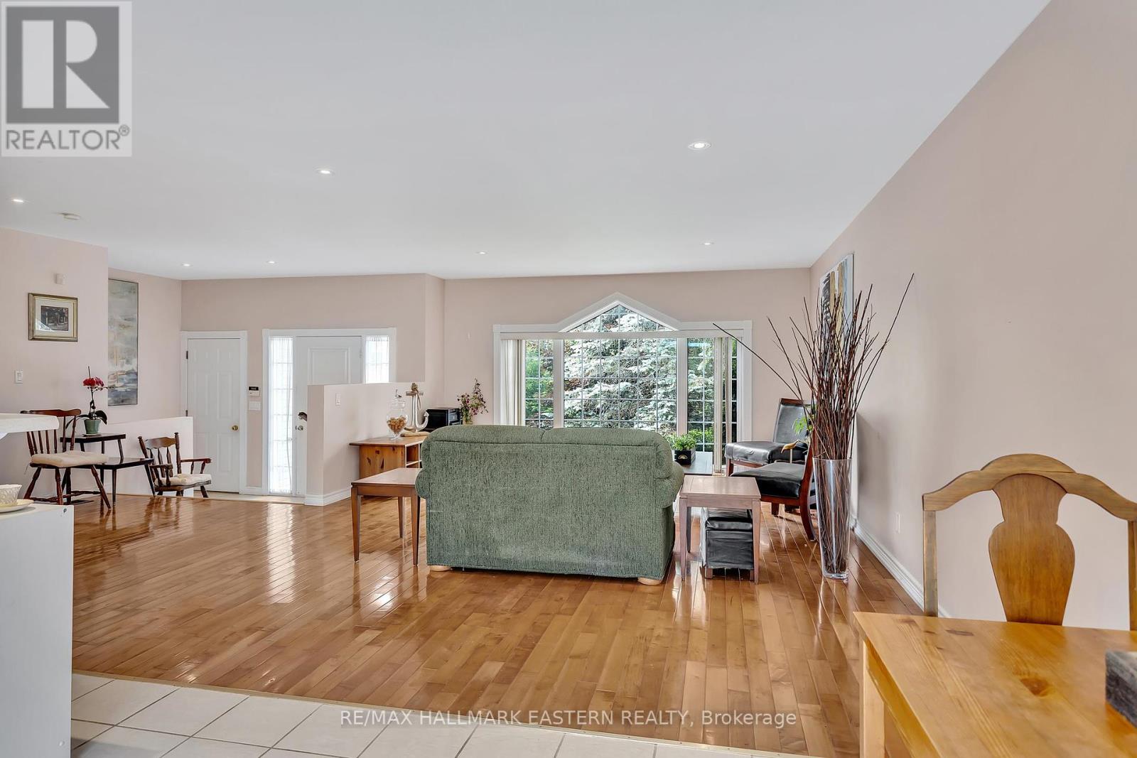 75 Oxford Street, Selwyn, Ontario  K0L 2H0 - Photo 15 - X12221294